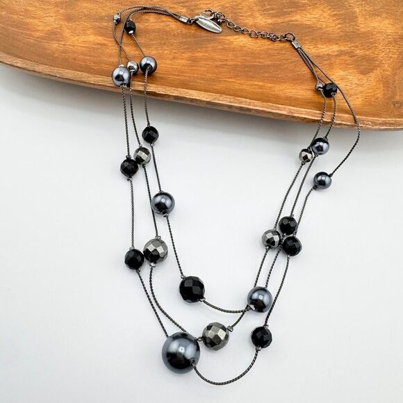 Vintage 3-Strand Bead Necklace Signed NY Retro Glamour Timeless Elegance - Picture 6 of 10